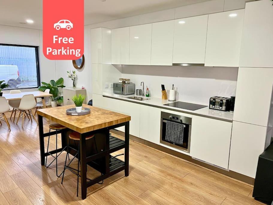 Large Townhouse 5 Beds With Two Parking Spaces - Manchester City Centre Exterior foto