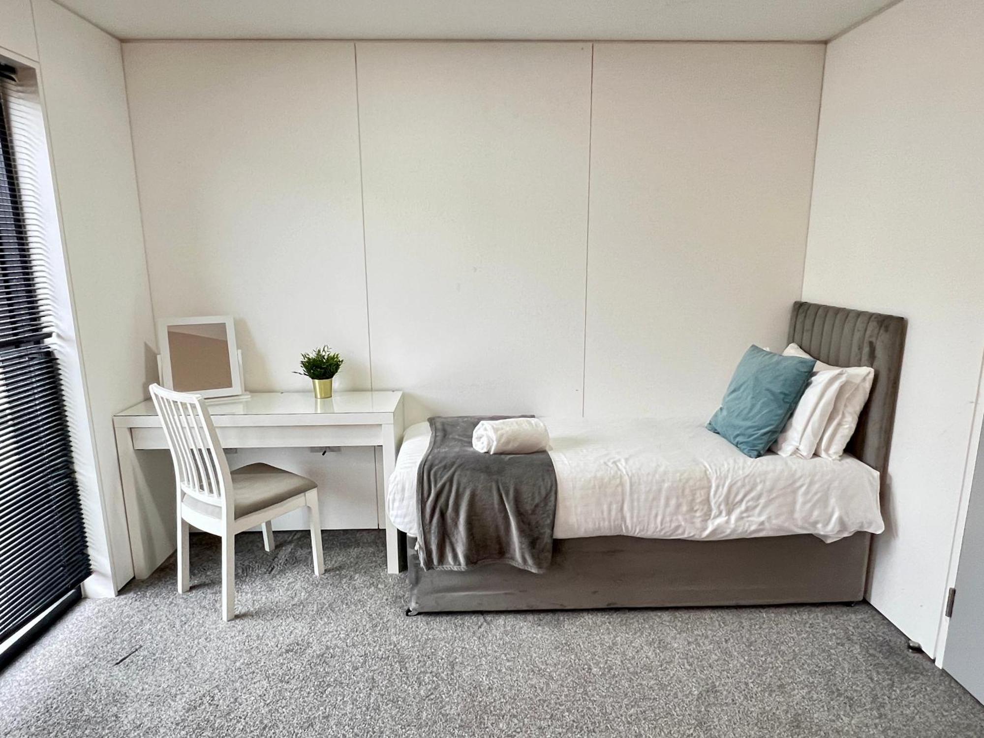 Large Townhouse 5 Beds With Two Parking Spaces - Manchester City Centre Exterior foto